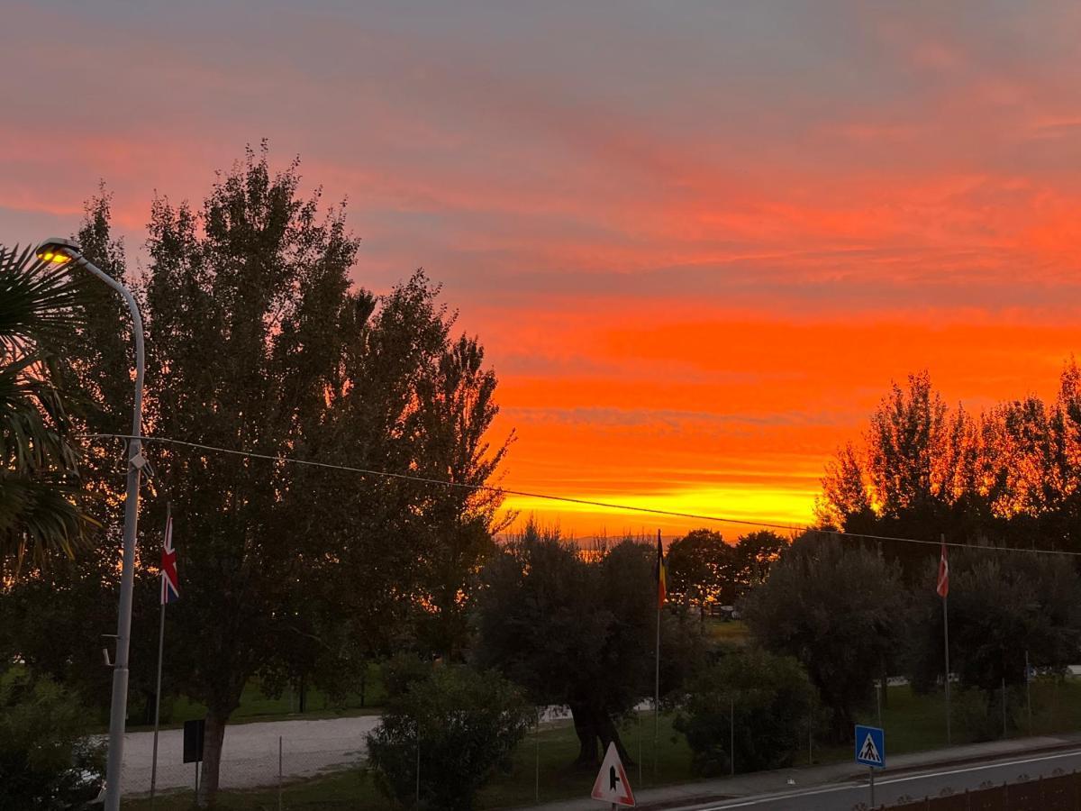 Levar Del Sole Пасиняно сул Тразимено Екстериор снимка